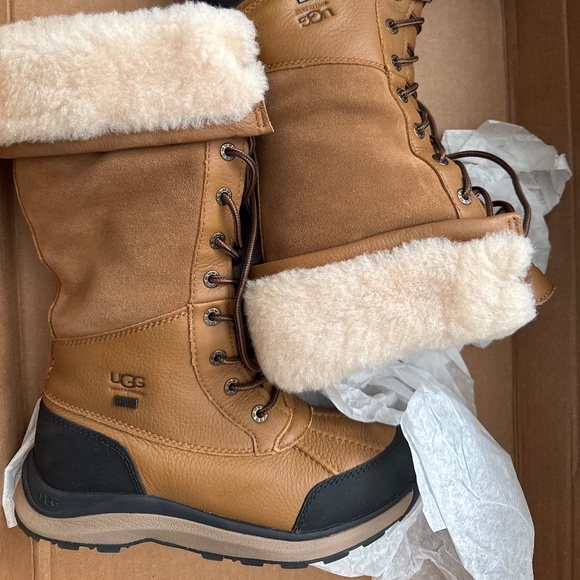 UGG  Adirondack Tall sz 7 Brand new! - Picture 1 of 4